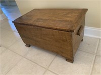 SMALL PRIMITIVE WOOD TRUNK