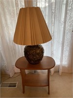 MODERN LAMP & TABLE