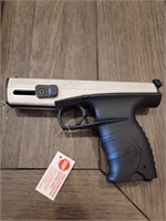 Smith &Wesson Walther SP22 w case