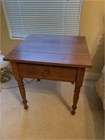 WOOD NIGHT STAND WITH DRAWER
