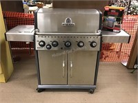 Like New Baron Broil King Propane Barbeque Grill