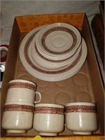 komesum set of plates and mugs
