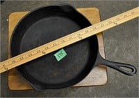 Smart Brockville cast iron pan