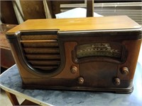 vintage srrenader radio and utility table
