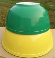 pyrex green yellow mixing bowls