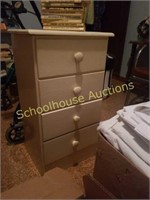 Small wood 4 drawer dresser/night stand