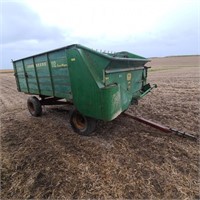 JD 112 Chuck Wagon/ Chopper Box (Has #10 on it)