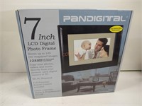 New sealed Pandigital 7" electric photo frame