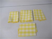 Set Of 4 Yellow/White Checkered Napkins