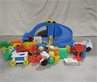 Fisher Price Accesories People Cars, Etc.;