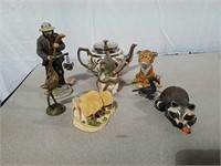 Teapot, Emmett Kelly figurine and various animal