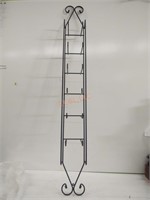 Wall hanging wire rack