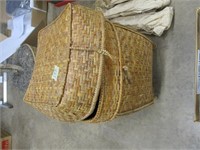 WICKER BASKET W LID