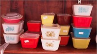 19 Pyrex covered refrigerator dishes