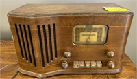 ANTIQUE SILVERTONE RADIO-WORKING