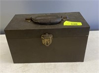 KENNEDY KITS TACKLE BOX, OLD LURES