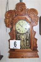 Beautiful Wall-hanging clock - 31 day - works!