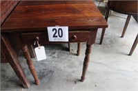 Early 1 drawer lamp table