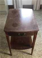 Vintage end table w/drawer