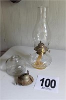 Oil lamp with clear glass hobnail base, oil lamp