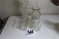 Set of 6 glasses, cut glass vase ( small chip at
