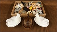 Chickens on nests, Animal figures lot