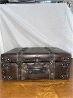 Vintage leather box