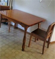 Kitchen table, 2 chairs, tablecloth