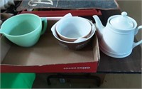 Vintage Pyrex bowls teapot more