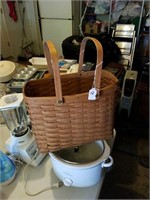 1989 LONGABERGER MARKET BASKET W/ SWINGING