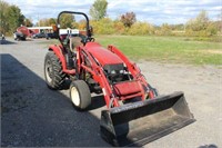 CASE D40, LX116 TRACTOR W / FRONT LOADER