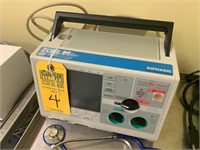 ZOLL M-SERIES BIPHASIC MONITOR / DEFIBRILLATOR -