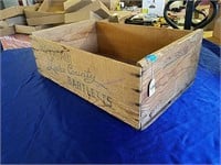 Mountain Lake Country Pear Crate