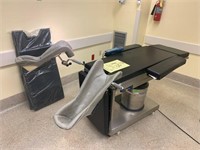 MAQUET MAX ELECTRIC EXAM TABLE WITH STIRRUPS -