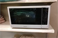 Kenmore microwave in working condition 900 watt