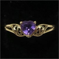 10K Yellow gold heart shape amethyst ring,