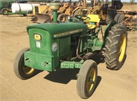 JOHN DEERE 1020 Tractor