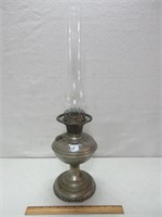 ELEGANT METAL BASE OIL LAMP