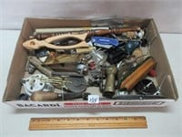 TRAY LOT OF ASSORTED HARDWARE