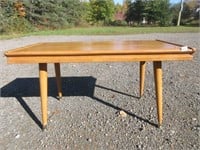 CUTE 1960'S COFFEE TABLE 33X17X17 INCHES