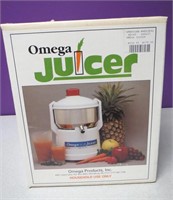 Omega Fruit & Vegetable Juicer Model No 1000