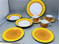 10 Pc sunflower pattern tble ware by Trisa