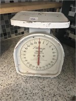 Shabby Kitchen Scale