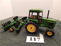JD 2755 tractor w/foldup disc