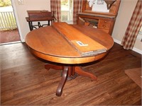 45" Round pedestal table w/ 2 ext. boards