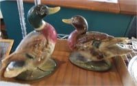 2 Duck Figures