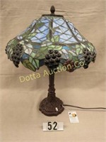TIFFANY STYLE GRAPE PATTERN TABLE LAMP: