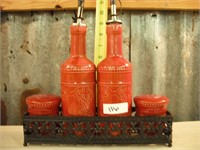 OIL AND VINAGER SET W/ S&P SHAKER W/ METAL RACK