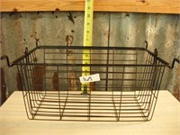 LARGE METAL BASKET W/ HANDLE