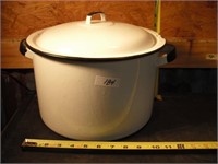 LARGE ENAMEL WHITE STOCK POT W/ LID 10" X 10"